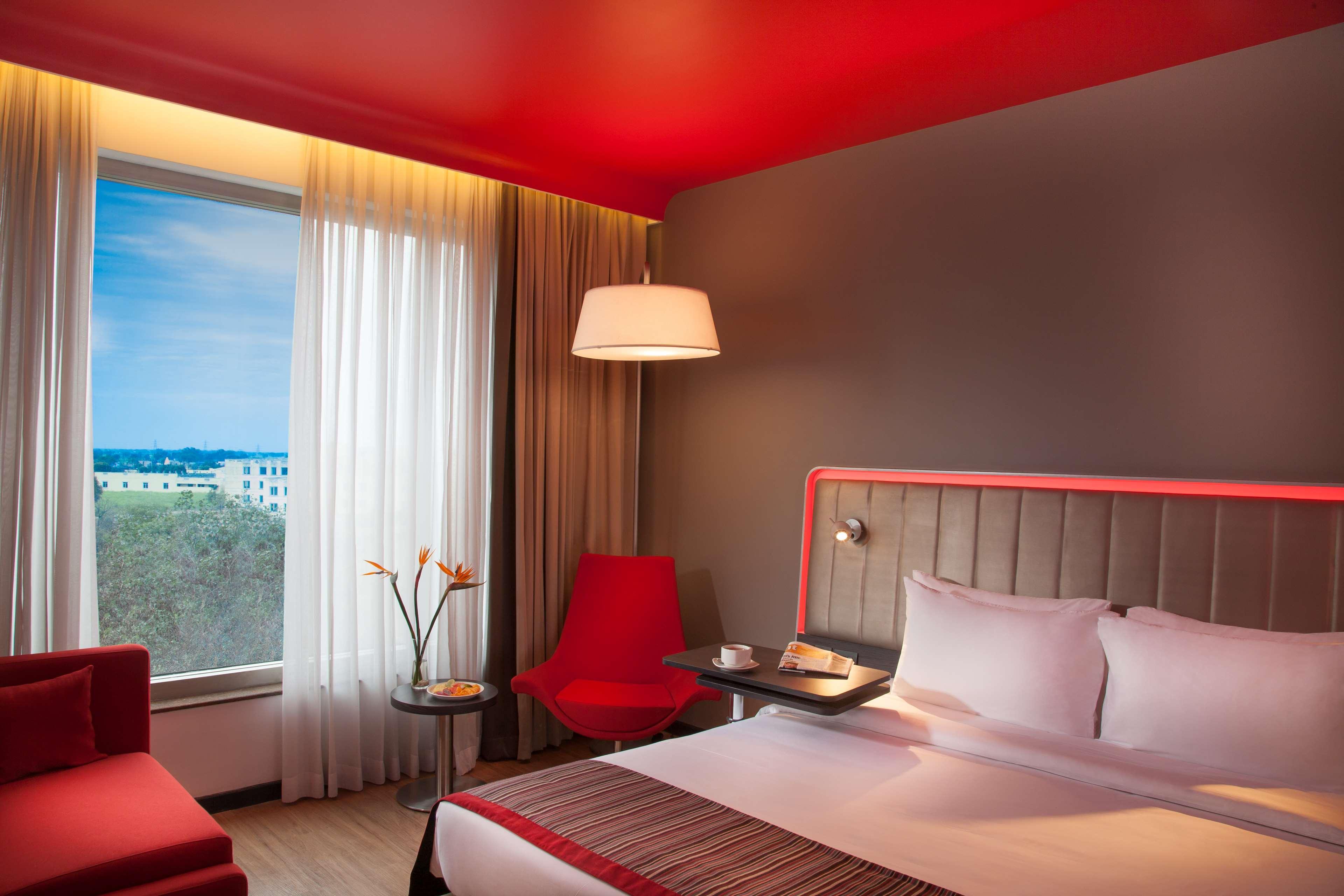 Park Inn By Radisson Gurgaon Bilaspur Manesar Exterior foto