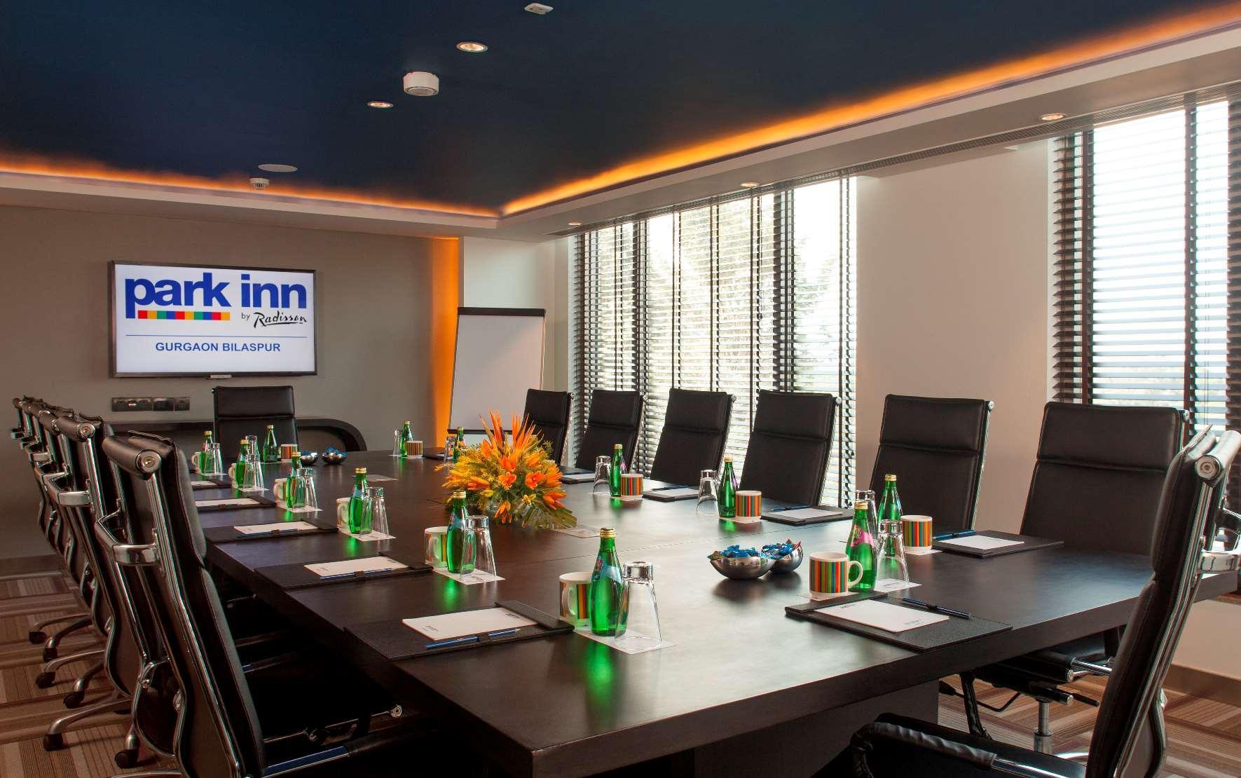 Park Inn By Radisson Gurgaon Bilaspur Manesar Exterior foto